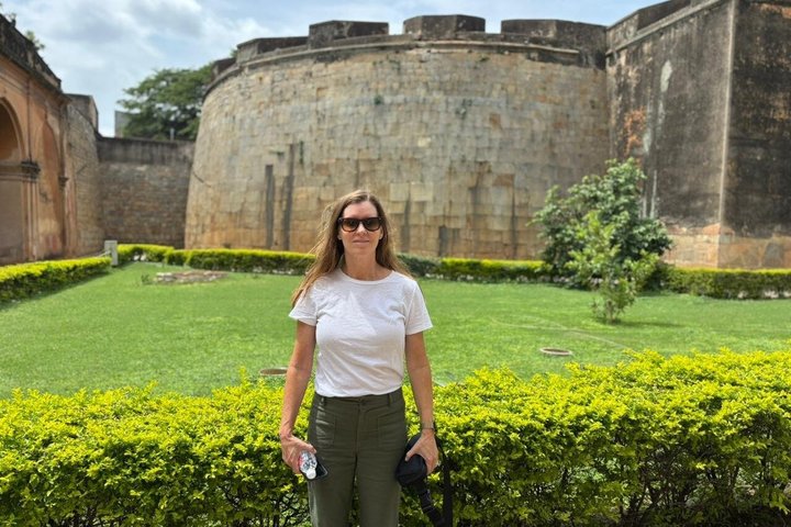 Ultimate Bangalore Full-Day Tour: Palaces, Temples & Markets