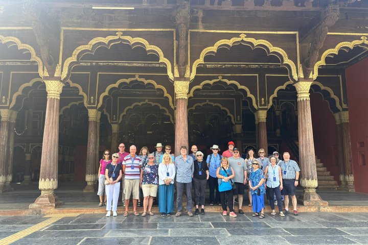 Ultimate Bangalore Full-Day Tour: Palaces, Temples & Markets