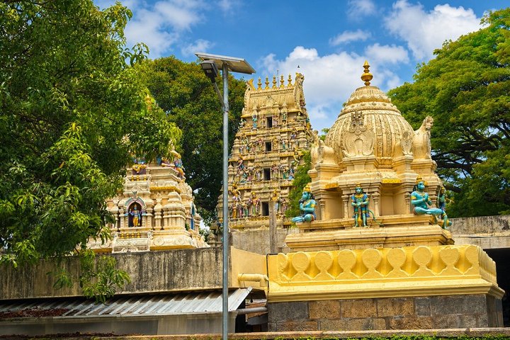 Ultimate Bangalore Full-Day Tour: Palaces, Temples & Markets