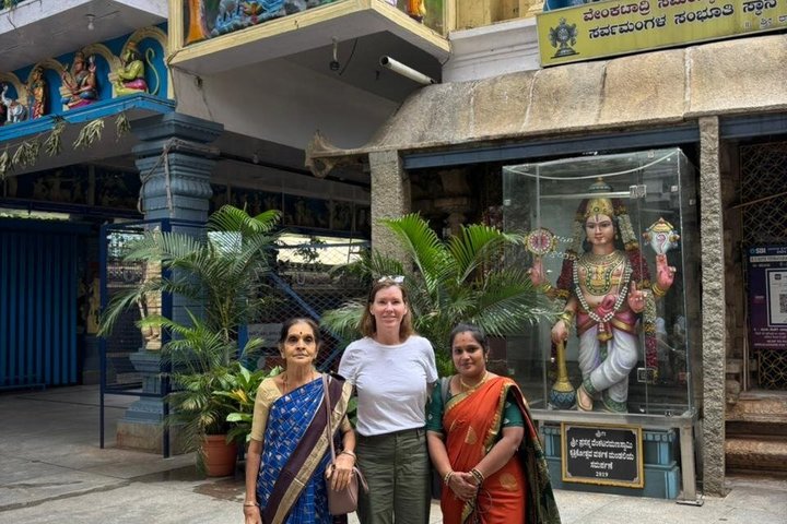 Ultimate Bangalore Full-Day Tour: Palaces, Temples & Markets