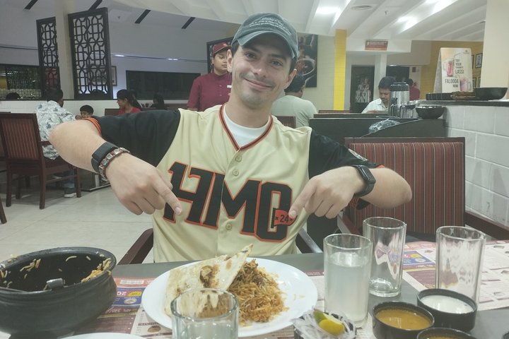 Hyderabad: A Private Full-Day Guided City Tour with Ethnic Lunch