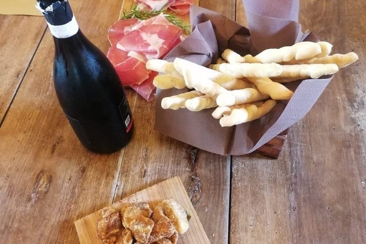Laura's Private Parma Food Tour with Pick Up (no bus)
