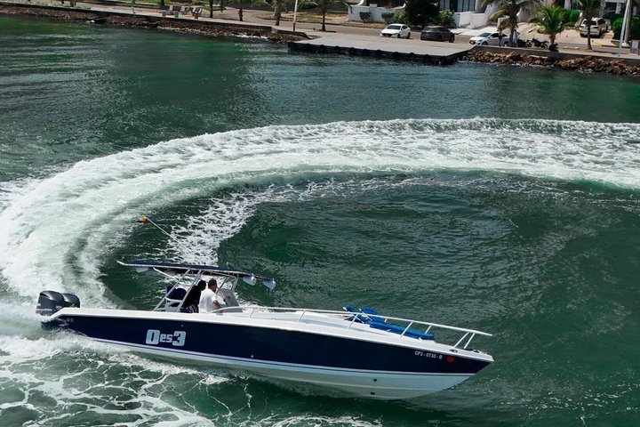 38 Ft Wahoo Private Speed Power Boat Rental Cartagena