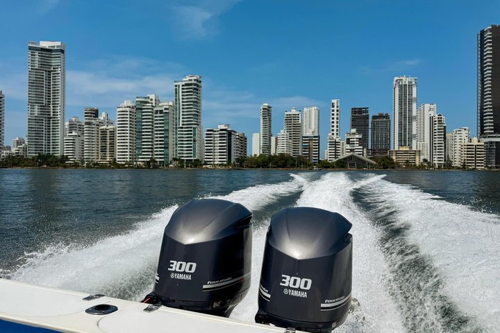 38 Ft Wahoo Private Speed Power Boat Rental Cartagena