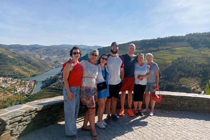 Douro Valley Small-Group Wine Tour: 2 Wineries, Cruise & Lunch