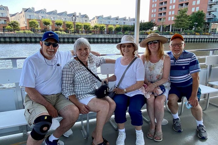 1 Hour River Cruise in Wilmington with Onboard Tiki Bar