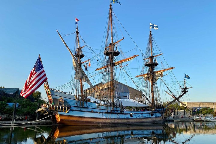 1 Hour River Cruise in Wilmington with Onboard Tiki Bar