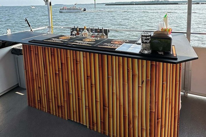 1 Hour River Cruise in Wilmington with Onboard Tiki Bar