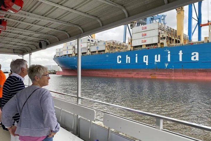 1 Hour River Cruise in Wilmington with Onboard Tiki Bar