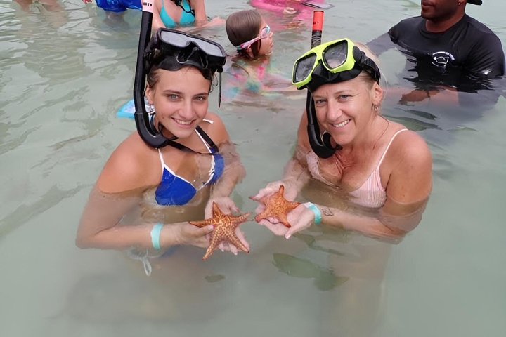 3-Stop Stingray City, Reef Snorkel & Starfish Point Tour