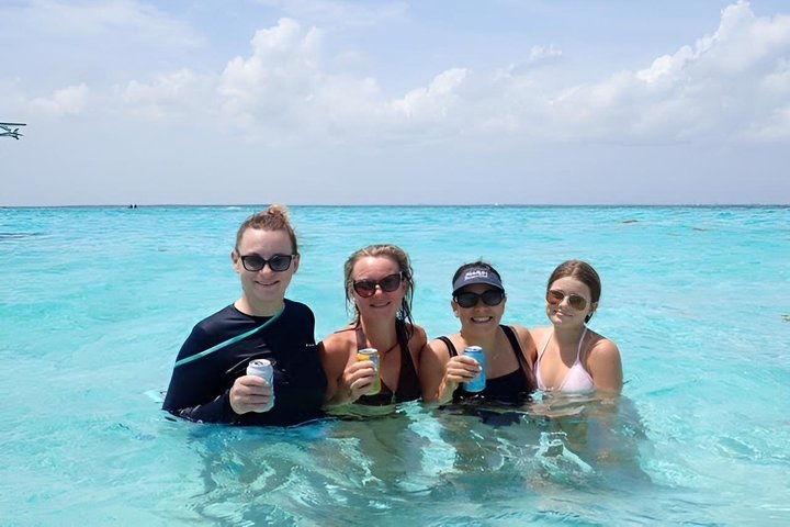 3-Stop Stingray City, Reef Snorkel & Starfish Point Tour
