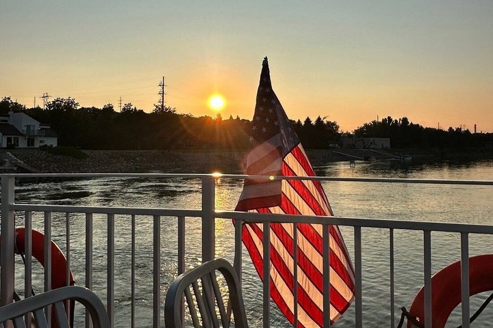 Afternoon Missouri River Leisure Cruise