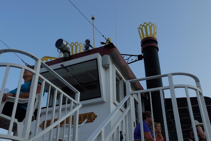 Afternoon Missouri River Leisure Cruise