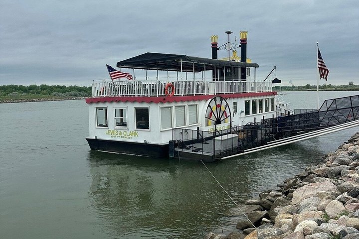 Afternoon Missouri River Leisure Cruise