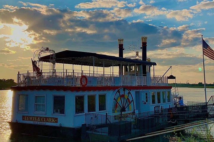 Missouri River BBQ Dinner Cruise with Laughing Sun Brewing Co