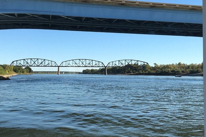 Missouri River BBQ Dinner Cruise with Laughing Sun Brewing Co