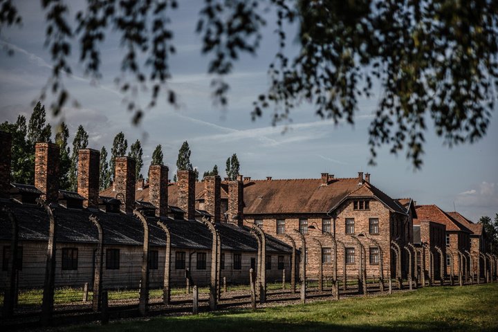 Auschwitz Birkenau Guided Tour Tickets and Transfer from Krakow