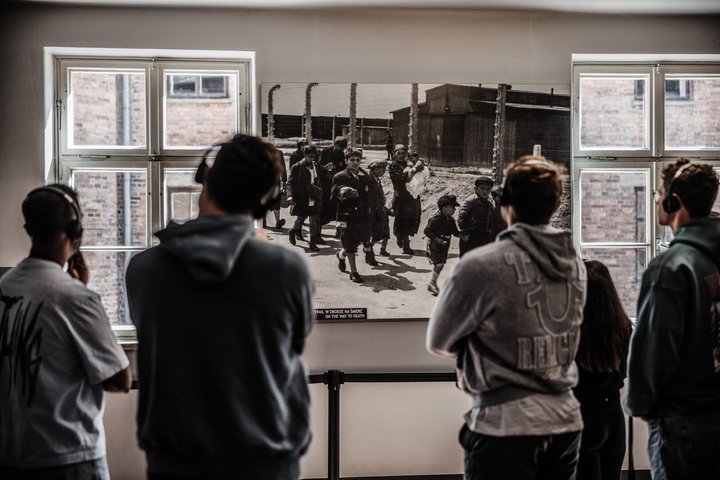 Auschwitz Birkenau Guided Tour Tickets and Transfer from Krakow