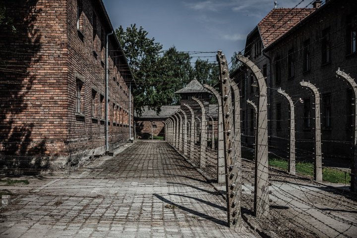 Auschwitz Birkenau Guided Tour Tickets and Transfer from Krakow