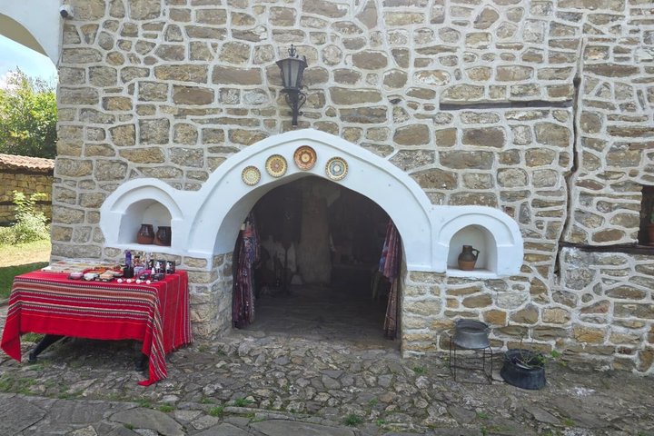 Private Tour from Bucharest: Veliko Tarnovo, Arbanasi & Tsarevets