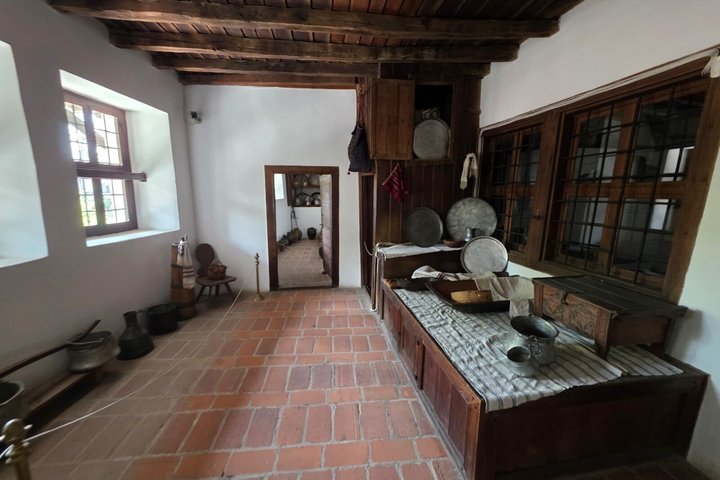 Private Tour from Bucharest: Veliko Tarnovo, Arbanasi & Tsarevets