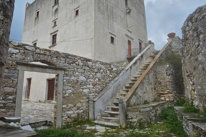 Shared Guided History and Culture Tour to Naxos