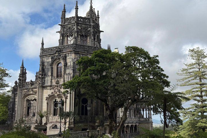Half-Day Sintra: Pena Palace & Regaleira Small-Group Tour