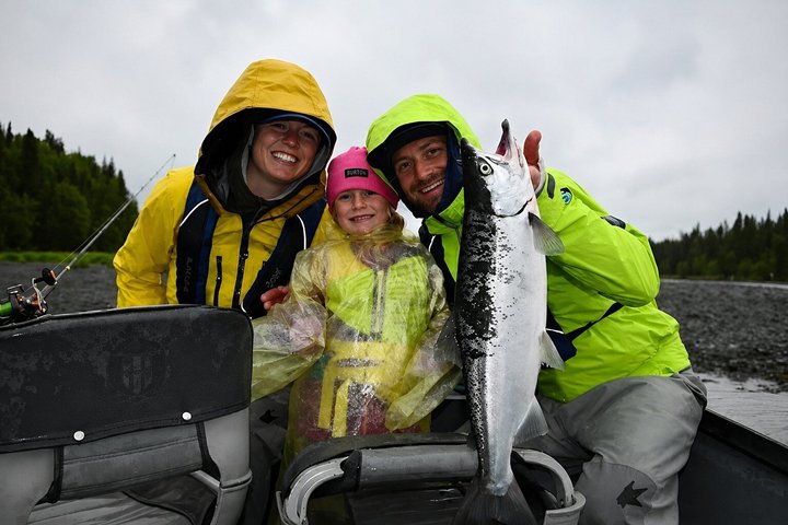 6 Hours Day Guided Fishing Charter on Kenai River