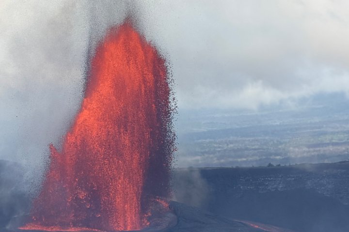 Big Island: Hawaii Volcanoes, Waterfalls and Hilo Adventure