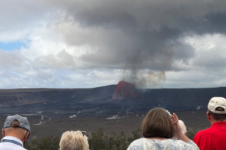 Big Island: Hawaii Volcanoes, Waterfalls and Hilo Adventure