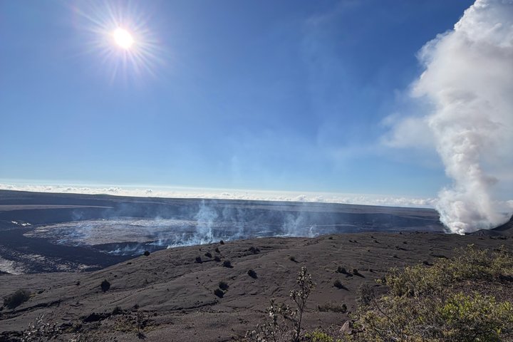 Big Island: Hawaii Volcanoes, Waterfalls and Hilo Adventure