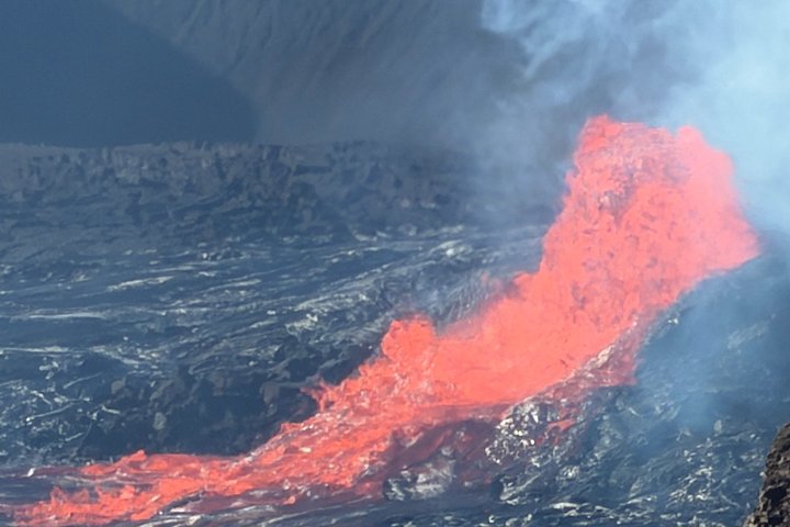Big Island: Hawaii Volcanoes, Waterfalls and Hilo Adventure