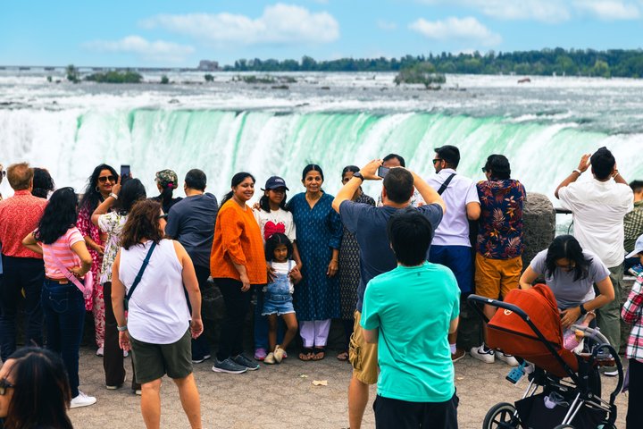 Niagara Falls American and Canadian 1 Day Tour W/ Maid Boat Ride