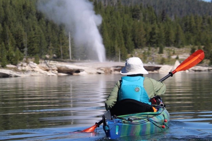 Yellowstone Lake & Hot Springs / 3 Hour Morning or Twilight Tour