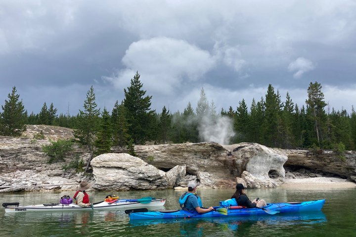 Yellowstone Lake & Hot Springs / 3 Hour Morning or Twilight Tour