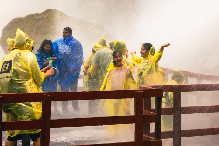 Ultimate Niagara Falls USA Tour W/ Boat Ride, Cave & Hotel Pickup