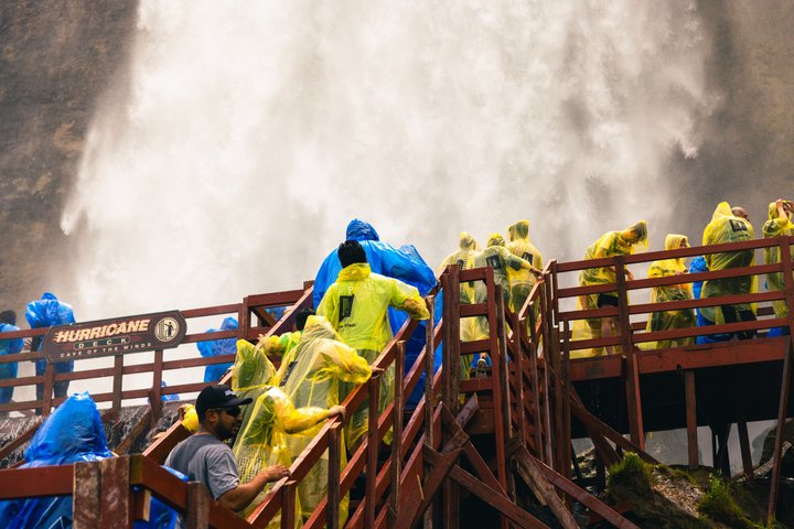 Ultimate Niagara Falls USA Tour W/ Boat Ride, Cave & Hotel Pickup