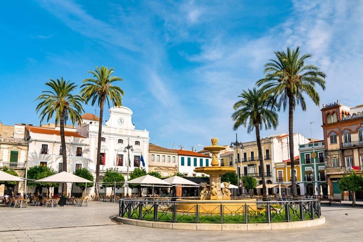 Hello Merida: Private 2-Hour Intro City Walk with Local Guide