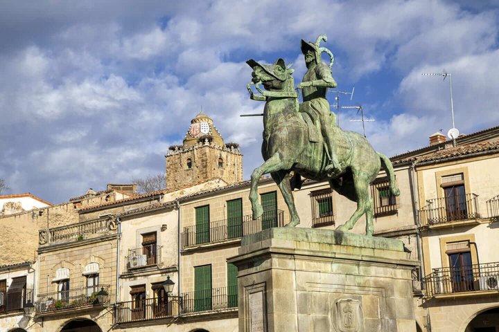 Hello Trujillo: Private 2-Hour Intro City Walk with Local Guide