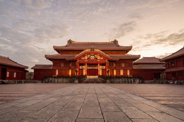 Naha Highlights & Hidden Gems Tour 1–8 Guests(4-8H)
