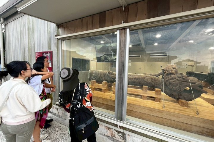 Naha Highlights & Hidden Gems Tour 1–8 Guests(4-8H)