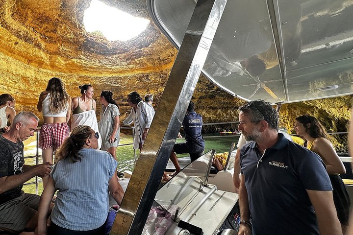 Portimão: Benagil Caves & Golden Coast Eco Catamaran Tour