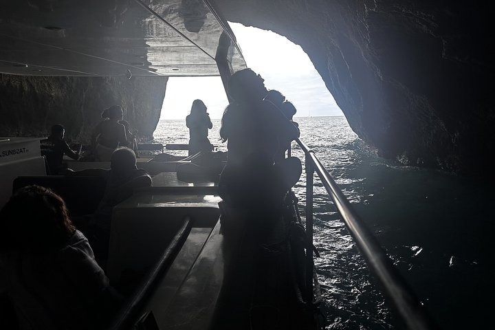 Portimão: Benagil Caves & Golden Coast Eco Catamaran Tour