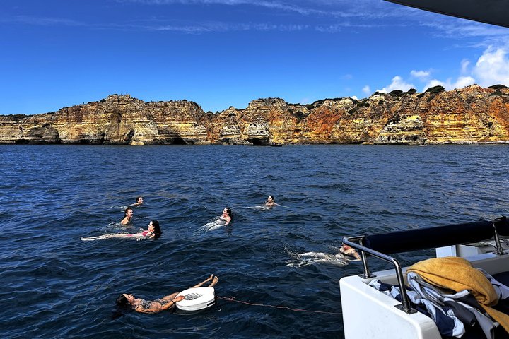 Portimão: Benagil Caves & Golden Coast Eco Catamaran Tour