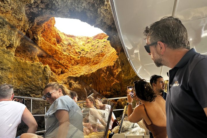 Portimão: Benagil Caves & Golden Coast Eco Catamaran Tour