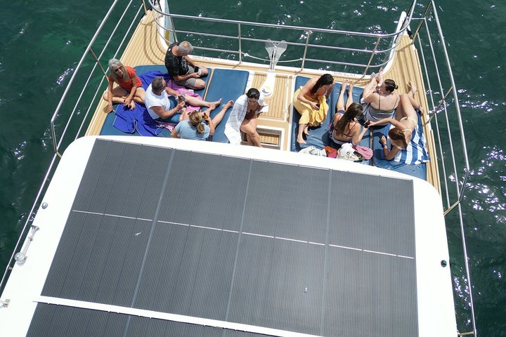 Portimão: Benagil Caves & Golden Coast Eco Catamaran Tour