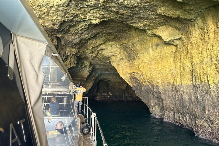 Portimão: Benagil Caves & Golden Coast Eco Catamaran Tour