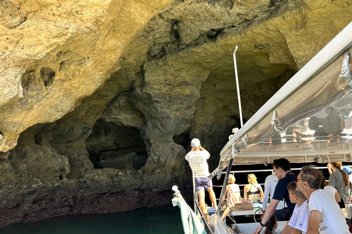 Portimão: Benagil Caves & Golden Coast Eco Catamaran Tour