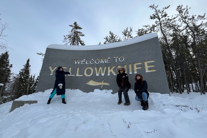 Aurora Hunting Tour in Yellowknife — Shared Bus