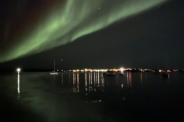 Aurora Hunting Tour in Yellowknife — Shared Bus